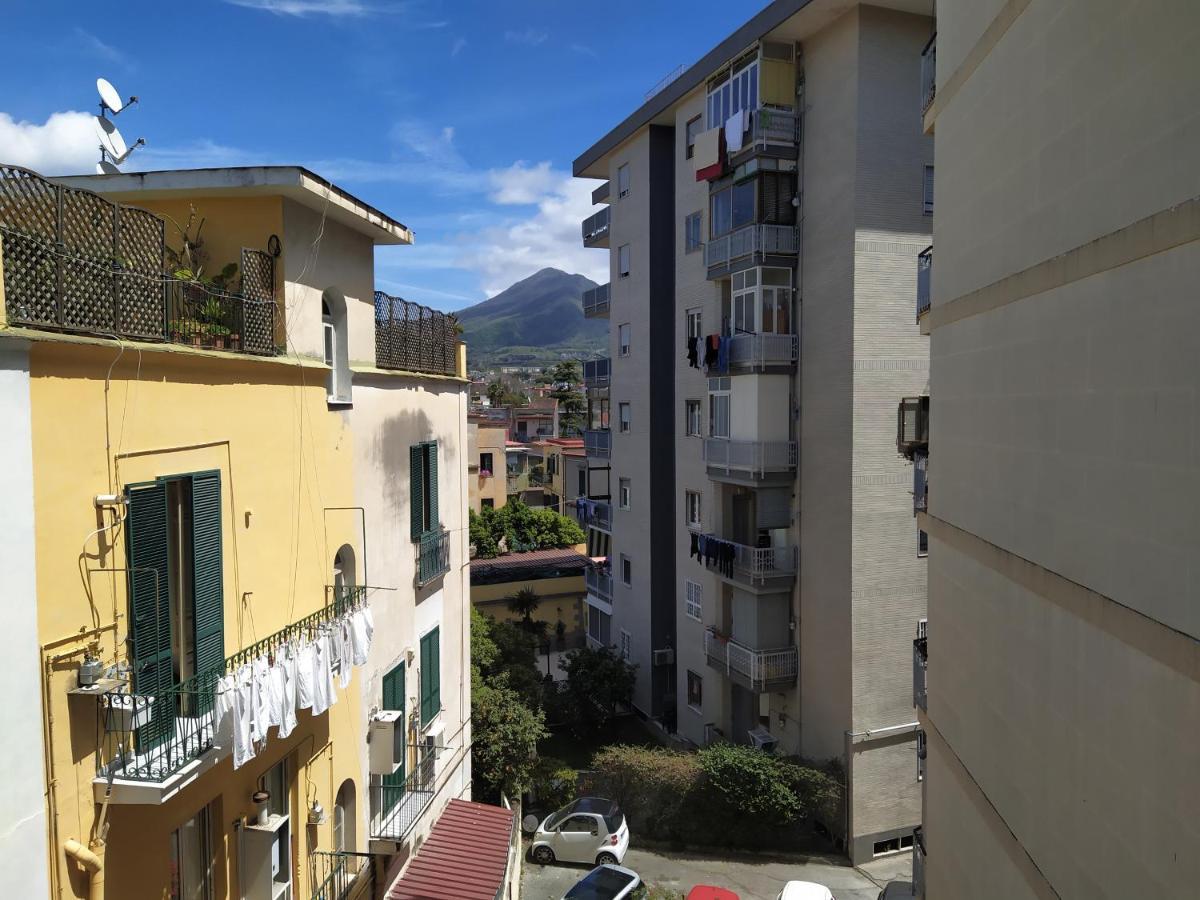 Vesuvio Corner - Spacious And Colorful Apartment In San Giorgio, Very Close To Napoli, Ideal For Families And Groups, Close To Pompeii, Sorrento... San Giorgio a Cremano Zewnętrze zdjęcie